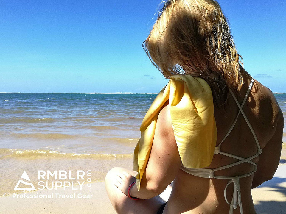Toalla de Viaje - Alto Desempeño - PVA - Ligera Portátil Secado Instantáneo - Para Todo Tipo de Viaje o Vacaciones Playa Alberca Natación Camping Pesca Hiking Turismo Viajeros Caminata Backpacking Mochileros Ramblers Hombre y Mujer By RMBLR Supply